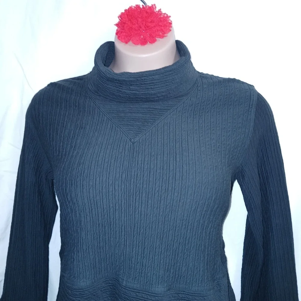 lululemon athletica front across